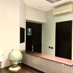 Отель Gemini Guest House сейф в номере