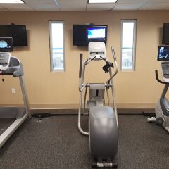 Отель Holiday Inn Columbus Downtown Capitol Square фитнесс-зал фото 3