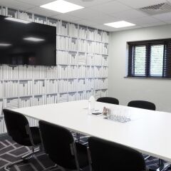 Village Hotel Warrington интерьер отеля фото 3