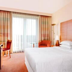 Sheraton Duesseldorf Airport Hotel комната для гостей