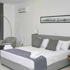 Отель Corina Suites and Apartments Кипр, Лимассол - 1 отзыв об отеле, цены и фото номеров - забронировать отель Corina Suites and Apartments онлайн комната для гостей фото 3