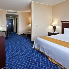 Отель Holiday Inn Express Santa Fe Мехико комната для гостей