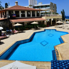 Отель Panareti Paphos Resort с домашними животными