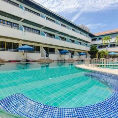 Отель Karon Whale Resort бассейн фото 2