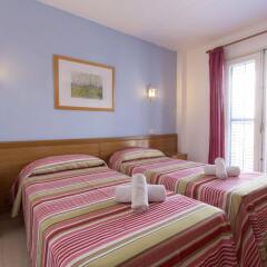 Отель Hostal Ferrer Испания, Сан-Антони-де-Портмань - отзывы, цены и фото номеров - забронировать отель Hostal Ferrer онлайн комната для гостей фото 5