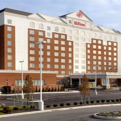 Отель Hilton Columbus/Polaris Колумбус вид на фасад