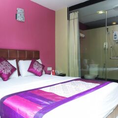 Отель OYO 173 De Nice Inn Малайзия, Куала-Лумпур - отзывы, цены и фото номеров - забронировать отель OYO 173 De Nice Inn онлайн вид на фасад