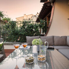 Отель Tornabuoni Suites Collection фото 4