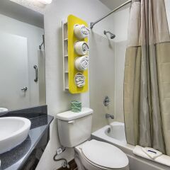 Отель Motel 6 Columbus West Колумбус ванная