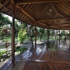 Отель Matahari Bungalow фитнесс-зал