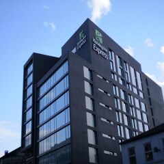 Отель Holiday Inn Express Manchester CC - Oxford Road Великобритания, Манчестер - отзывы, цены и фото номеров - забронировать отель Holiday Inn Express Manchester CC - Oxford Road онлайн вид на фасад