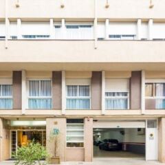 Отель Aparthotel Bertran Испания, Барселона - отзывы, цены и фото номеров - забронировать отель Aparthotel Bertran онлайн парковка