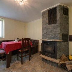 Отель Marinovata Kashta Guest House Болгария, Шумен - отзывы, цены и фото номеров - забронировать отель Marinovata Kashta Guest House онлайн интерьер отеля