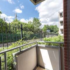Отель Lovely 2 Bed Flat - Airport/piccadilly Friendly балкон
