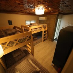 Stitches House - Hostel комната для гостей