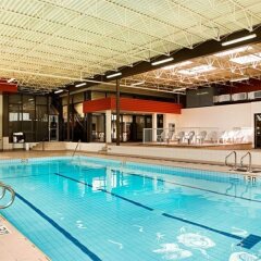 Отель Days Inn by Wyndham Calgary South Канада, Калгари - отзывы, цены и фото номеров - забронировать отель Days Inn by Wyndham Calgary South онлайн бассейн фото 2