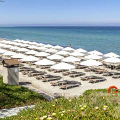 Отель Neptune Hotels Resort and Spa Греция, Калимнос - отзывы, цены и фото номеров - забронировать отель Neptune Hotels Resort and Spa онлайн пляж