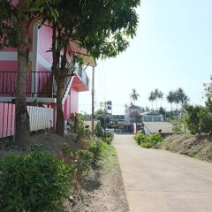 Отель Pinky Bungalows Ланта пляж