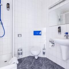 Отель a&o Berlin Kolumbus ванная