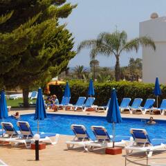 Отель Maistros Hotel Apartments Кипр, Протарас - отзывы, цены и фото номеров - забронировать отель Maistros Hotel Apartments онлайн бассейн