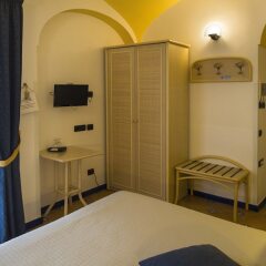 Hotel Bellevue Suite сейф в номере
