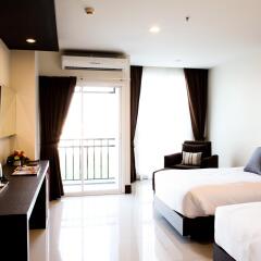 Отель Crystal Suites Suvarnabhumi Airport Бангкок комната для гостей фото 5
