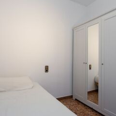 Отель Spacious & Quiet 4 Bedroom Apartment Испания, Барселона - отзывы, цены и фото номеров - забронировать отель Spacious & Quiet 4 Bedroom Apartment онлайн детские мероприятия