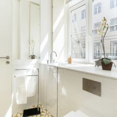 Отель Fancy 1BR Flat at the heart of Lisbon | Gonzalo's Guest Лиссабон ванная