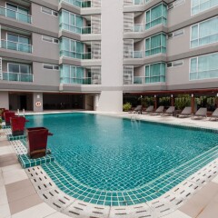 Отель Adelphi Grande Sukhumvit бассейн фото 3