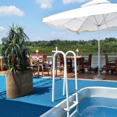 Отель Compass River City Boatel бассейн фото 2