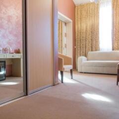 Mackintosh Hotel Киев сейф в номере