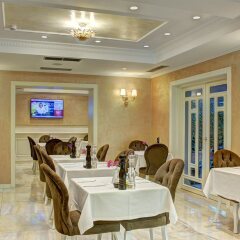 Отель Lot Boutique Hotel Албания, Тирана - отзывы, цены и фото номеров - забронировать отель Lot Boutique Hotel онлайн гостиничный бар