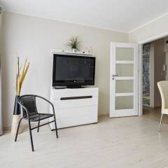 Отель Krucza Central Warsaw Apartment Польша, Варшава - отзывы, цены и фото номеров - забронировать отель Krucza Central Warsaw Apartment онлайн комната для гостей фото 4
