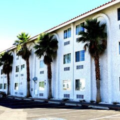 Отель Blue Moon Resort Las Vegas США, Лас-Вегас - отзывы, цены и фото номеров - забронировать отель Blue Moon Resort Las Vegas онлайн парковка