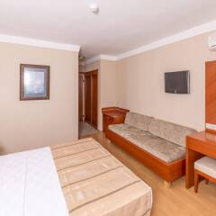 Julian Club Hotel комната для гостей