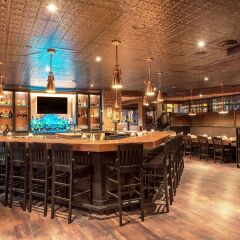 Отель Ramada Plaza by Wyndham Gatineau/Manoir du Casino Канада, Гатино - отзывы, цены и фото номеров - забронировать отель Ramada Plaza by Wyndham Gatineau/Manoir du Casino онлайн гостиничный бар