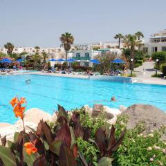 Отель Mastichari Bay Hotel Греция, Калимнос - отзывы, цены и фото номеров - забронировать отель Mastichari Bay Hotel онлайн бассейн фото 2