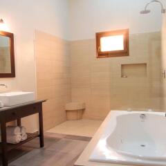 Отель Casa Lucila Hotel Boutique Мексика, Масатлан - отзывы, цены и фото номеров - забронировать отель Casa Lucila Hotel Boutique онлайн ванная фото 2
