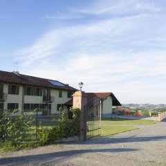 Отель B&B La Gibiana Костиглиоле-д'Асти парковка