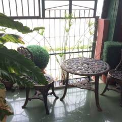 Апартаменты Baan Khun Mae Apartment балкон
