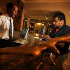 Hotel Travellers Nest гостиничный бар