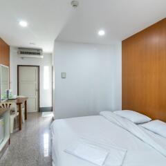 Отель Wallada Place Бангкок комната для гостей