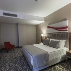 Отель Ramada Istanbul Alibeykoy комната для гостей фото 5