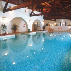 Britannia Europa Gatwick Hotel бассейн
