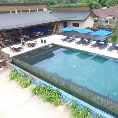 Отель Tides Boutique Samui Resort & Spa бассейн