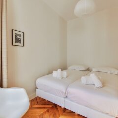 Отель Luminous Apt near Galerie Lafayette Париж комната для гостей фото 3