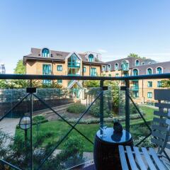 Отель Central Flat With Garden View Ideal for Couples балкон