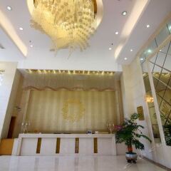Q+ Garden Holiday Hotel интерьер отеля