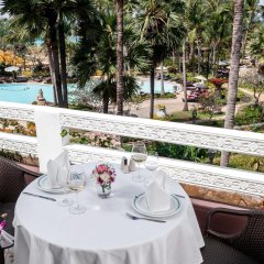 Отель Thavorn Palm Beach Resort Phuket Таиланд, Пхукет - 10 отзывов об отеле, цены и фото номеров - забронировать отель Thavorn Palm Beach Resort Phuket онлайн балкон