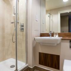 Отель onefinestay - Bloomsbury private homes ванная фото 2